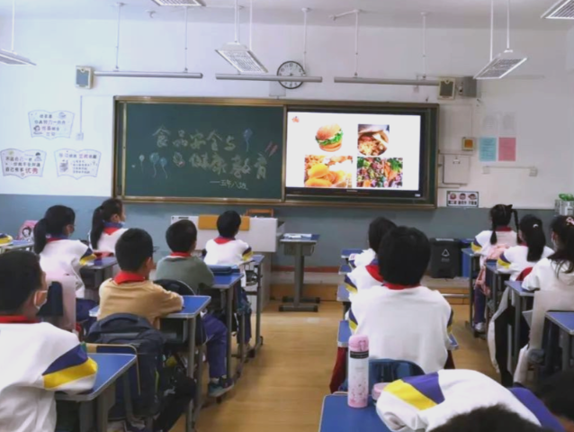 高度重视中小学校园食品安全全市范围内推广数字化收购渠道