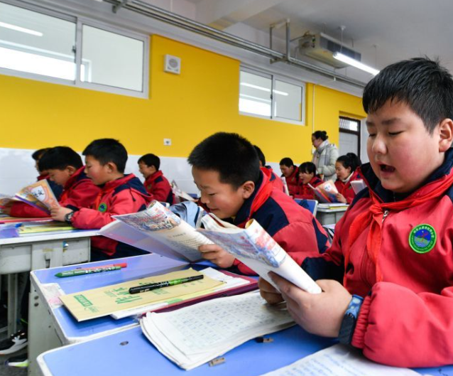 全班读盘古开天地时几乎所有人都为盘古的伟人献身精力惊叹