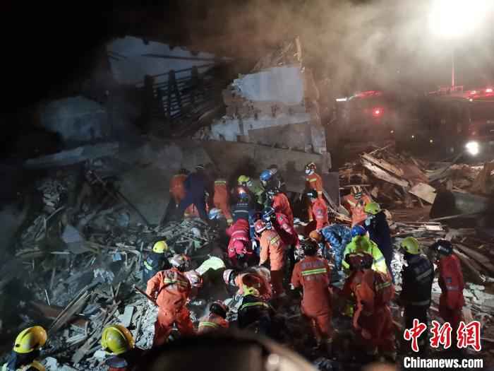  浙江龙港发生一起民房意外坍塌事故 2人死亡8人受伤